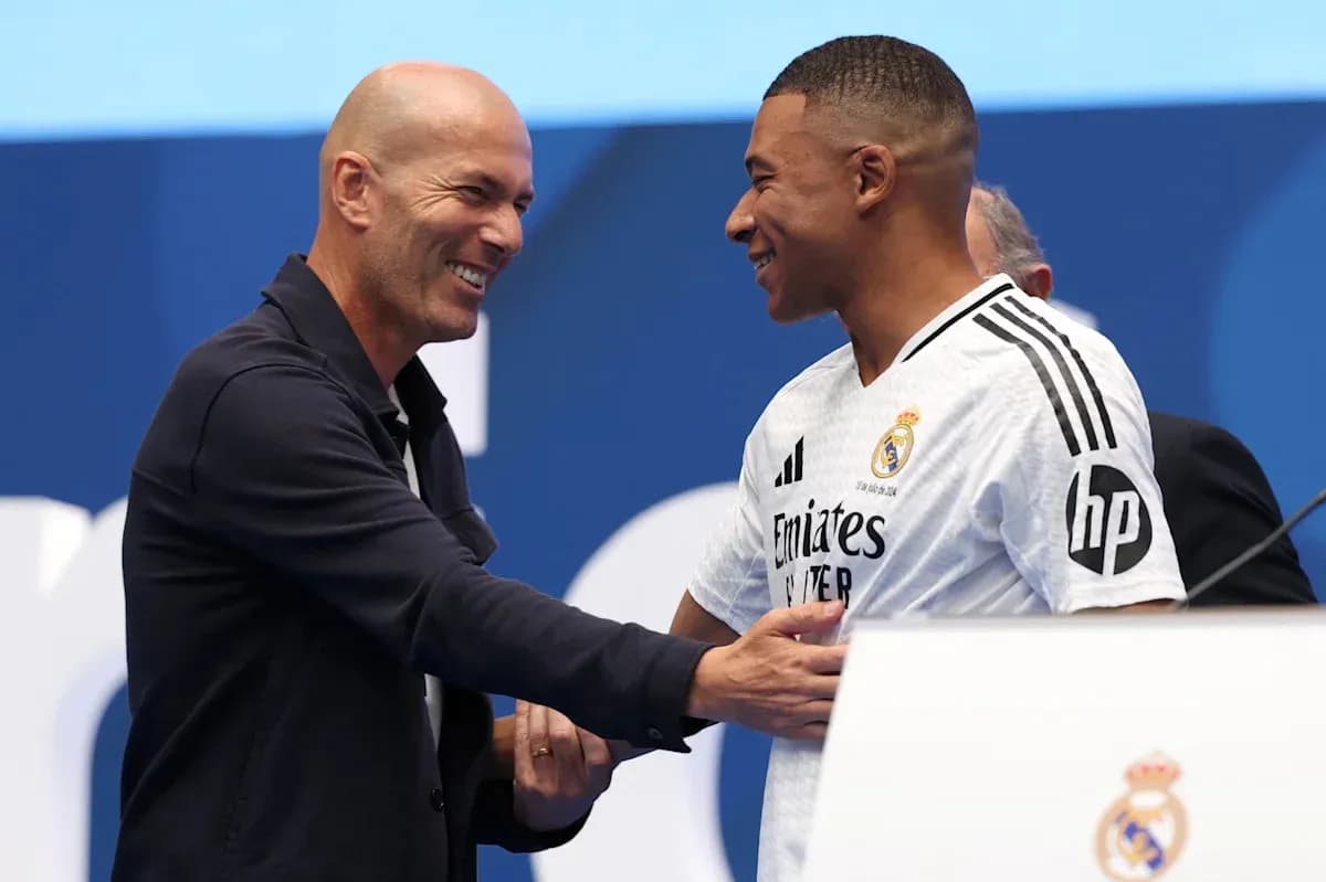 Zinedine Zidane y Kylian Mbappé en presentación Zinedine Zidane y Kylian Mbappé en presentación