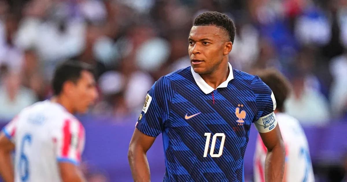 Kylian Mbappé jugando con la selección de Francia Kylian Mbappé jugando con la selección de Francia