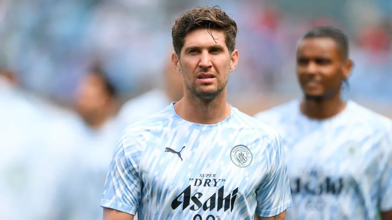 Jugador de Manchester City en camiseta de entrenamiento Jugador de Manchester City en camiseta de entrenamiento