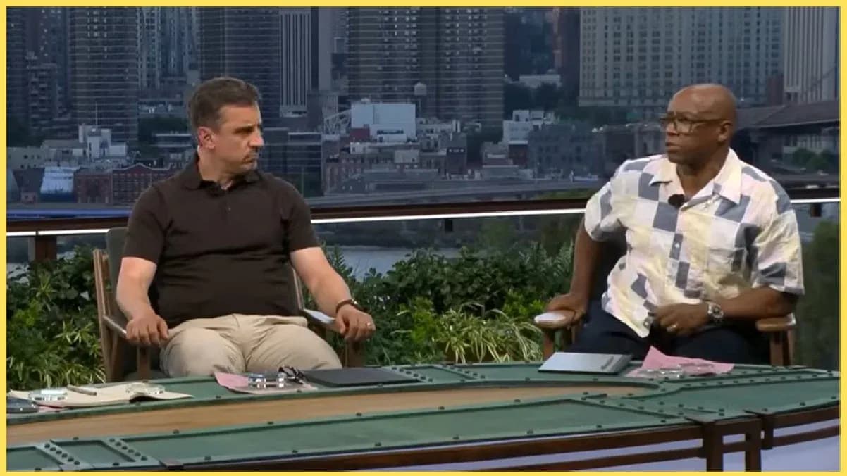 Dos comentaristas discutiendo en un programa deportivo Dos comentaristas discutiendo en un programa deportivo