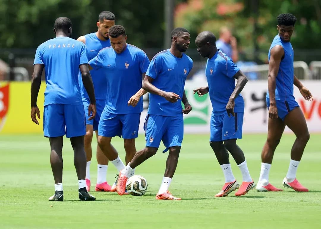 Jugadores de Francia entrenando para el Mundial Jugadores de Francia entrenando para el Mundial