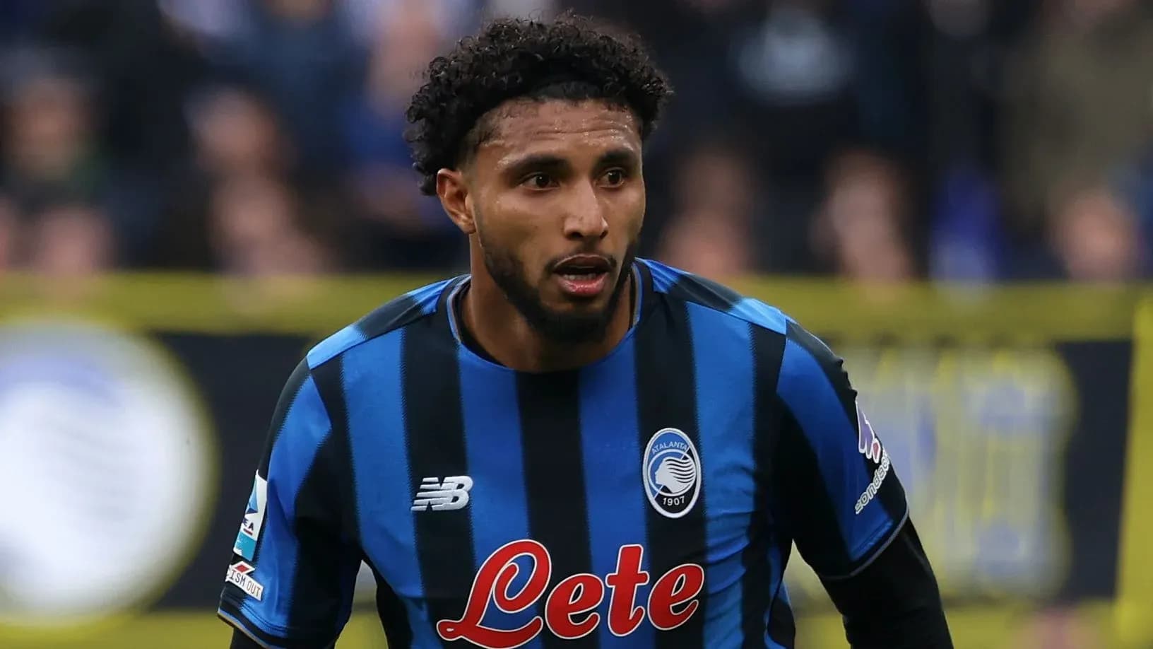 Jugador de Atalanta en acción durante el partido Jugador de Atalanta en acción durante el partido