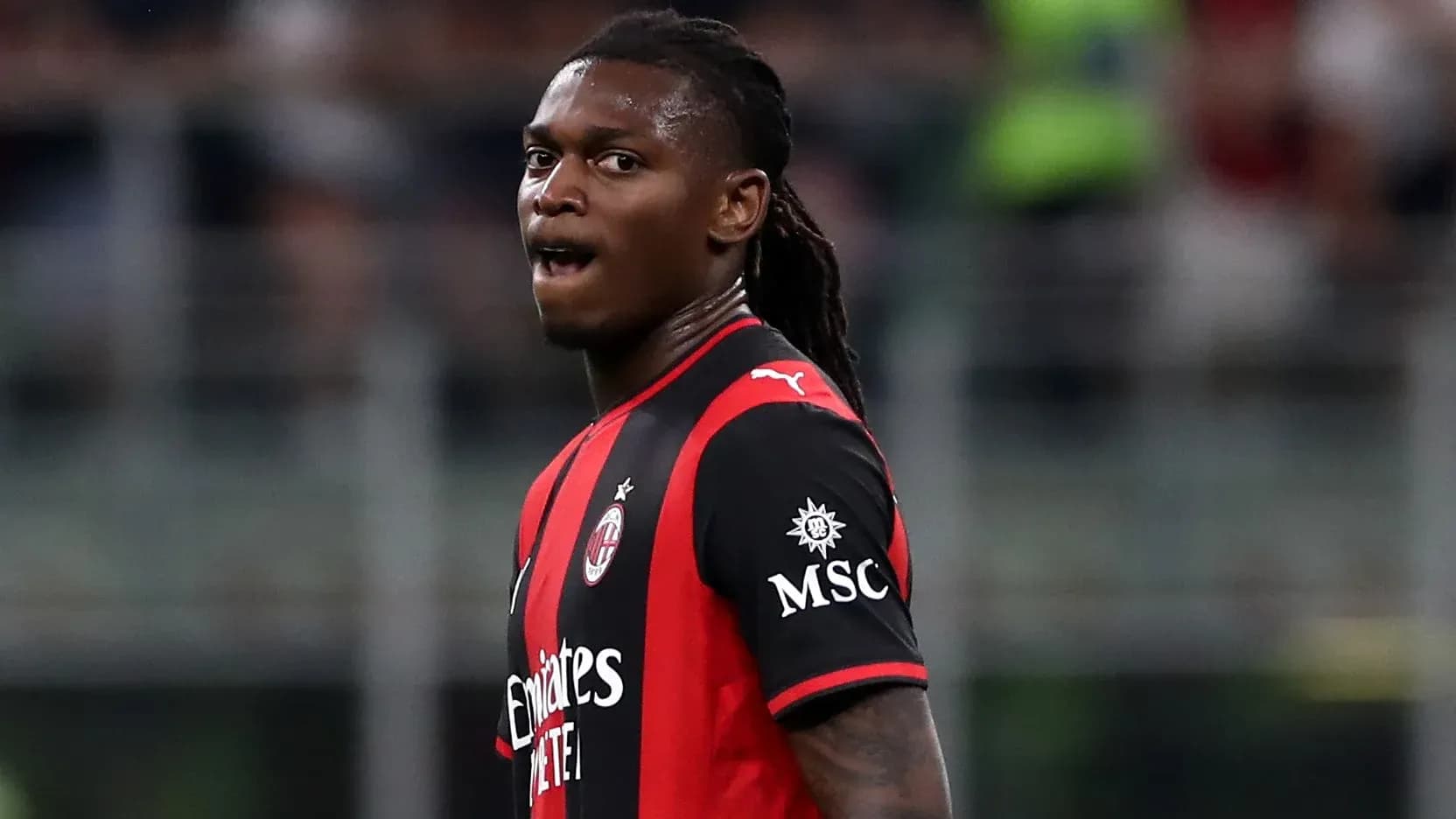 Jugador de AC Milan en acción durante el partido Jugador de AC Milan en acción durante el partido