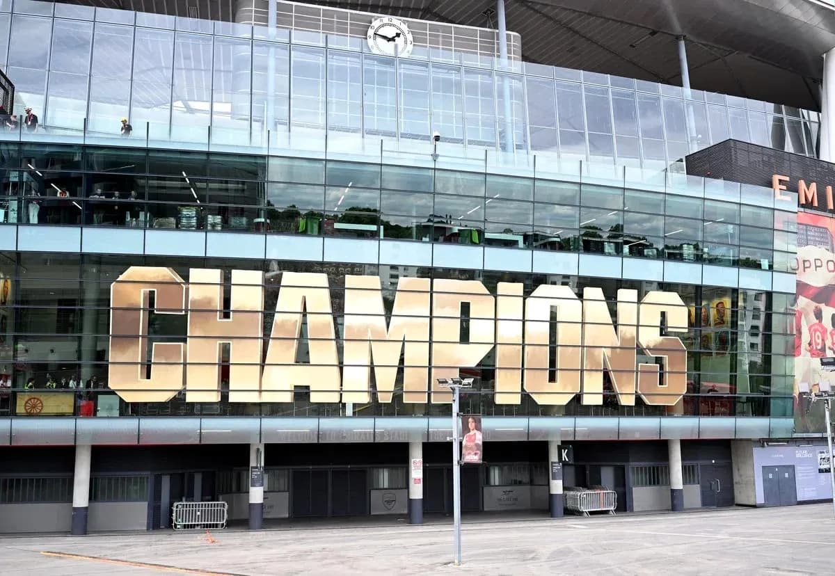 Edificio del estadio con la palabra 'CHAMPIONS' Edificio del estadio con la palabra 'CHAMPIONS'