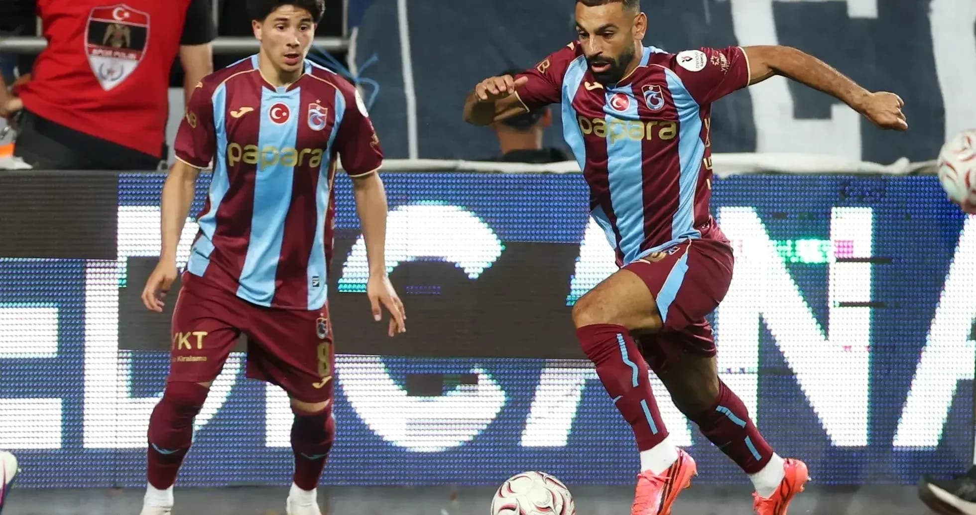 Jugadores de Trabzonspor durante el partido Jugadores de Trabzonspor durante el partido