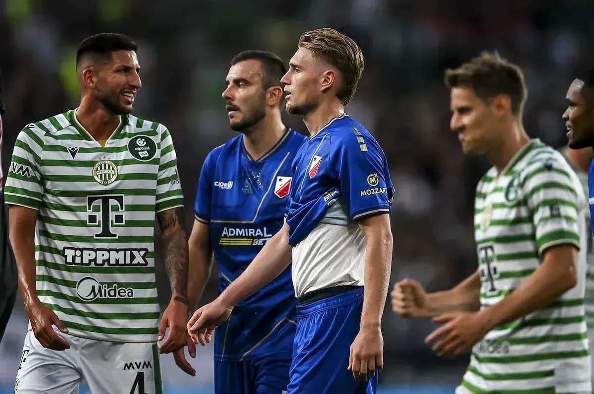 Jugadores de Ferencváros y Vojvodina en el partido Jugadores de Ferencváros y Vojvodina en el partido