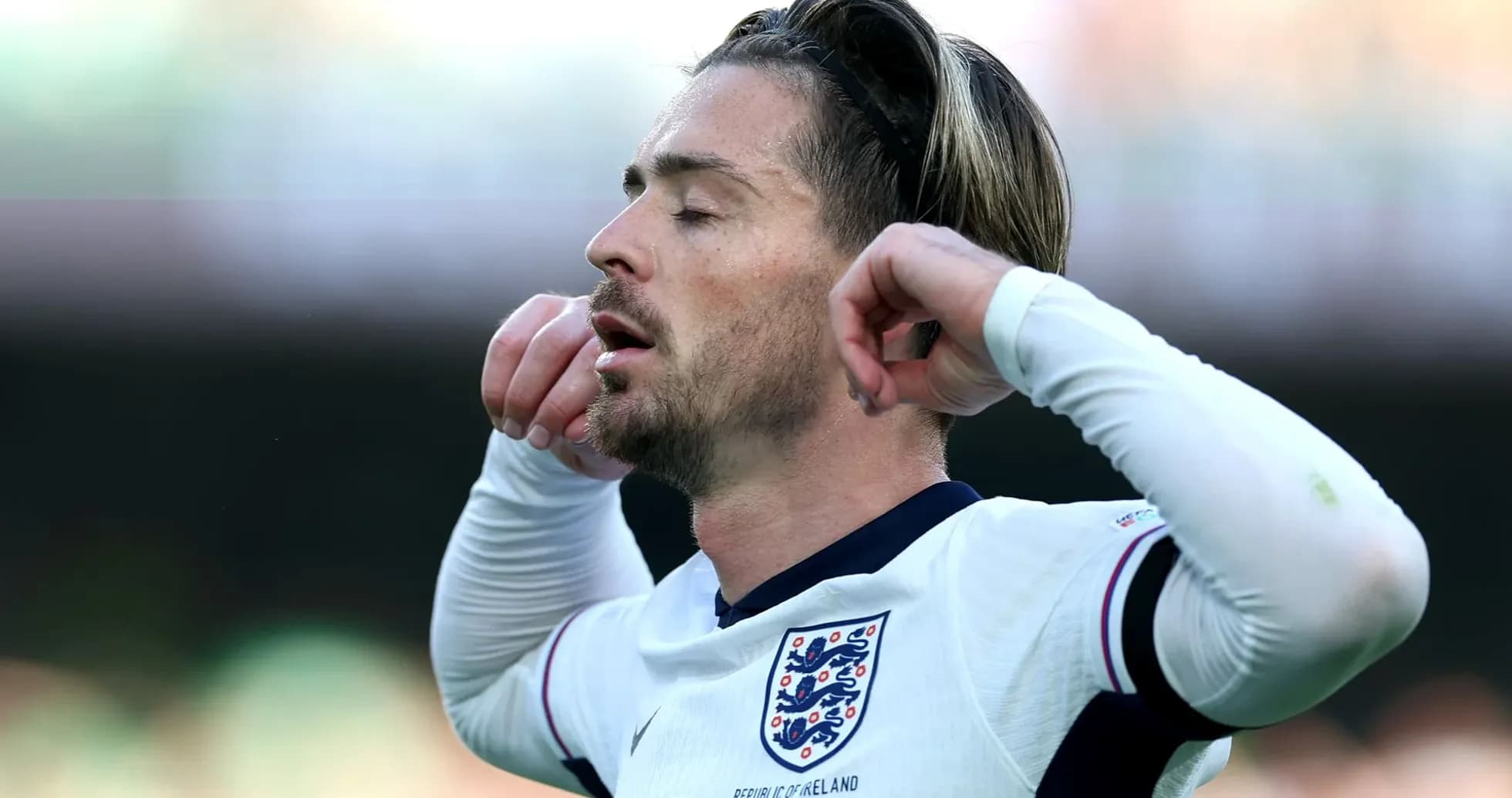 Jugador de Inglaterra en acción durante un partido Jugador de Inglaterra en acción durante un partido