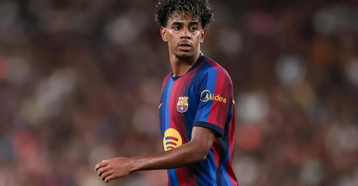 Jugador de FC Barcelona en el campo durante partido Jugador de FC Barcelona en el campo durante partido
