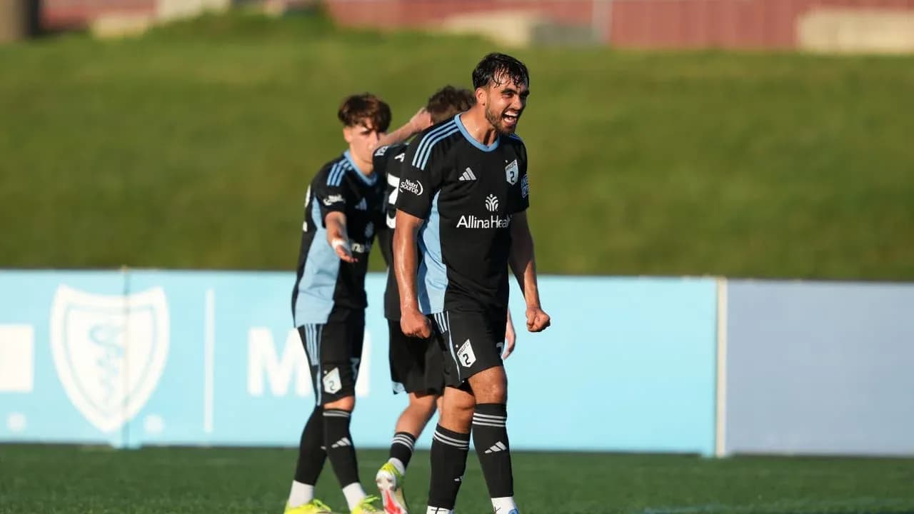Jugadores de Minnesota United II celebrando un gol Jugadores de Minnesota United II celebrando un gol