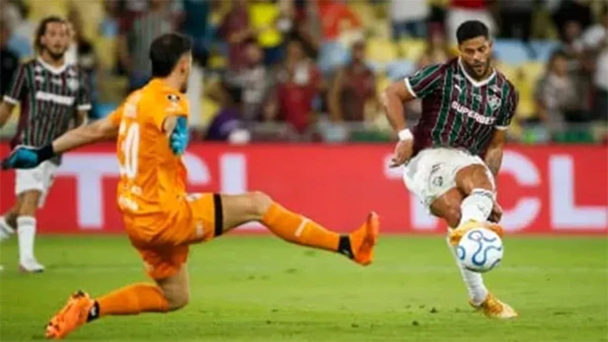 Jugadores de Fluminense en acción durante el partido Jugadores de Fluminense en acción durante el partido