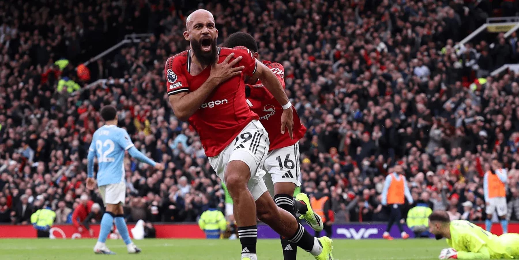 Gol de Manchester United en el derbi Gol de Manchester United en el derbi
