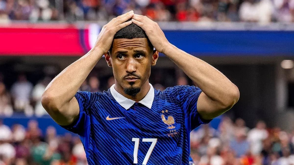 Jugador de Francia con las manos en la cabeza Jugador de Francia con las manos en la cabeza