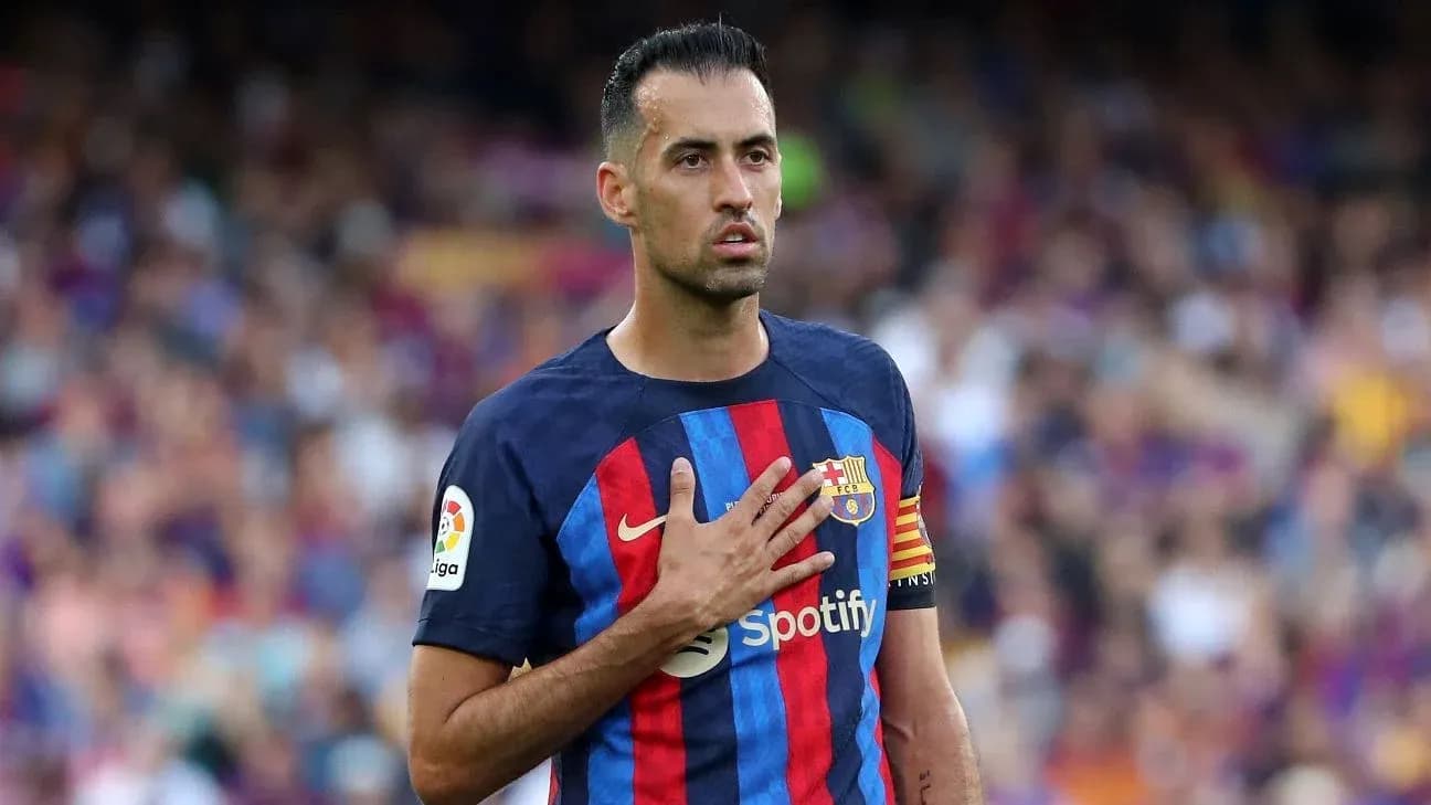 Jugador del FC Barcelona en el campo durante partido Jugador del FC Barcelona en el campo durante partido