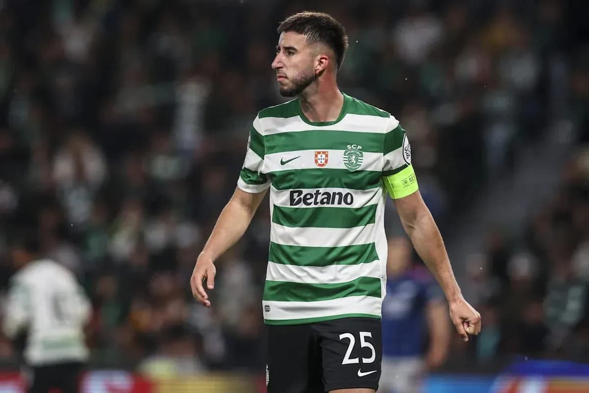 Jugador de Sporting CP con el brazalete de capitán Jugador de Sporting CP con el brazalete de capitán