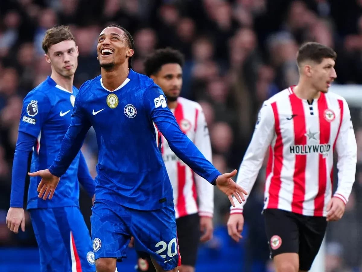 Jugadores de Chelsea celebrando un gol contra Brentford Jugadores de Chelsea celebrando un gol contra Brentford