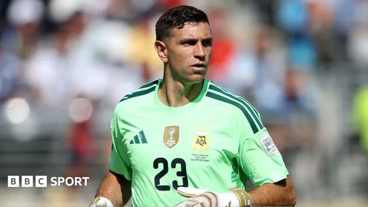 Portero argentino en acción durante un partido Portero argentino en acción durante un partido