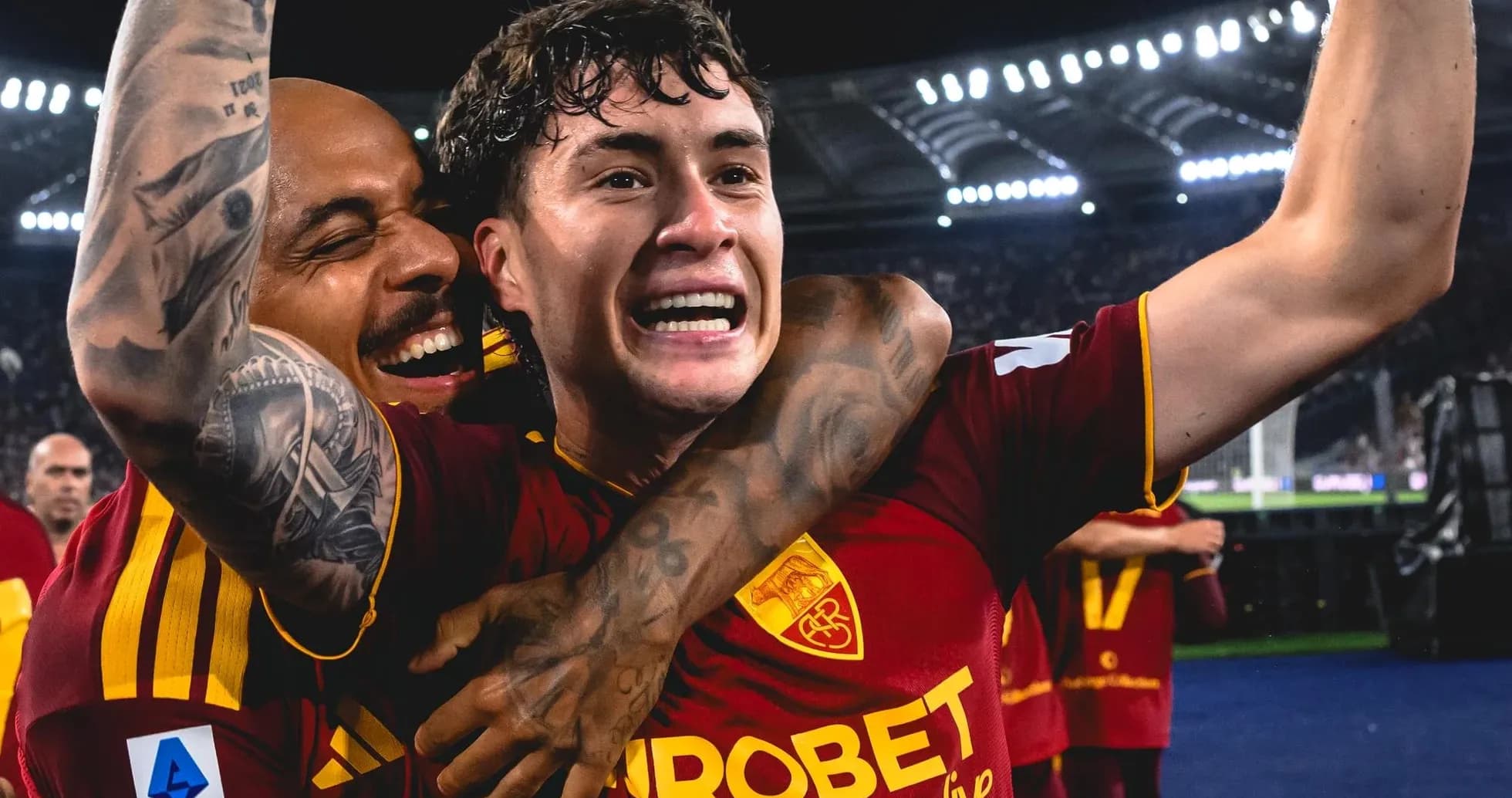 Jugadores de AS Roma celebrando un gol Jugadores de AS Roma celebrando un gol