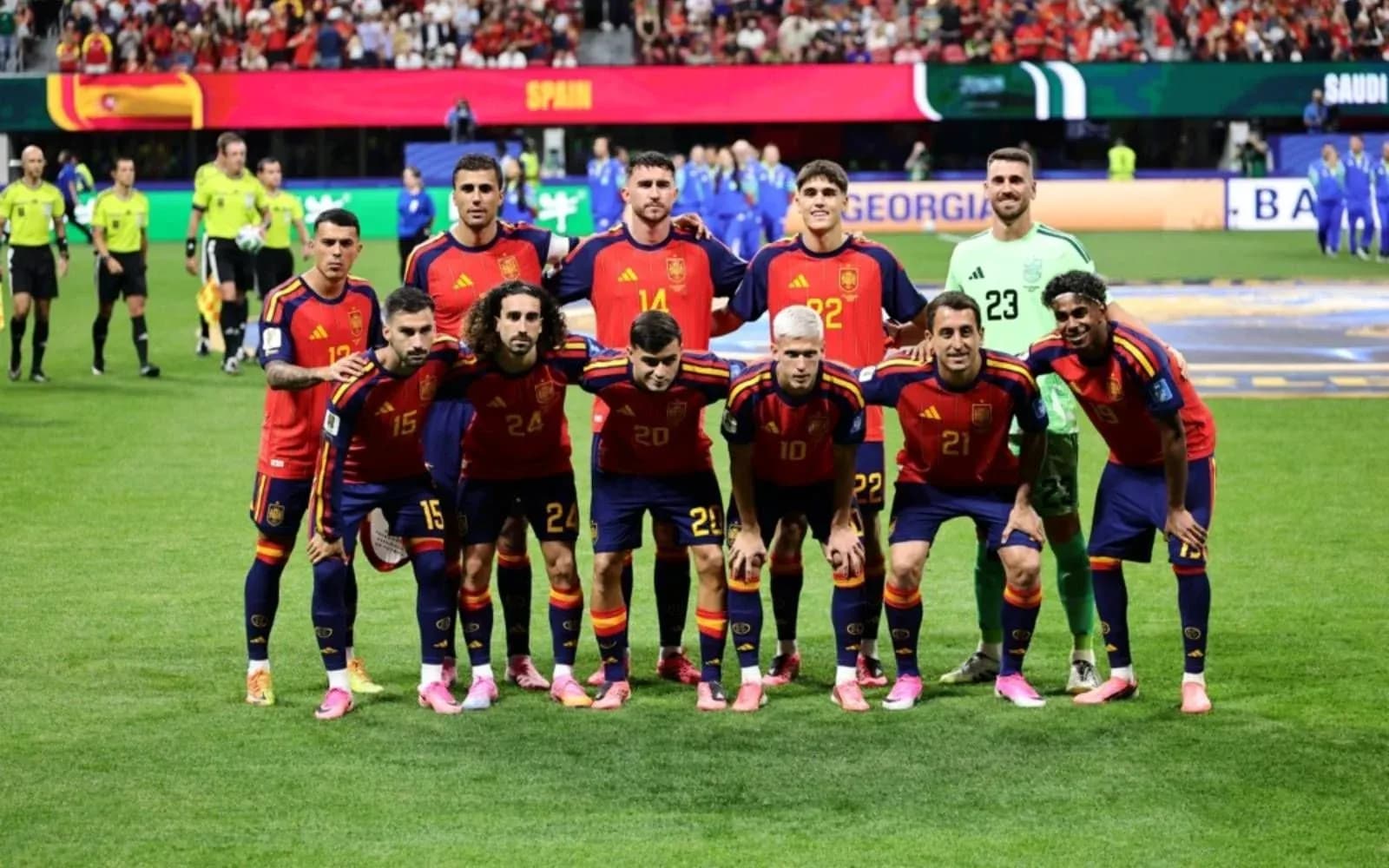 Equipo de España posando para la foto oficial Equipo de España posando para la foto oficial