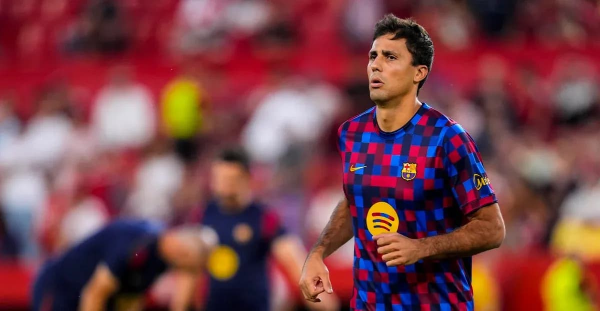 Jugador del FC Barcelona calentando antes del partido Jugador del FC Barcelona calentando antes del partido