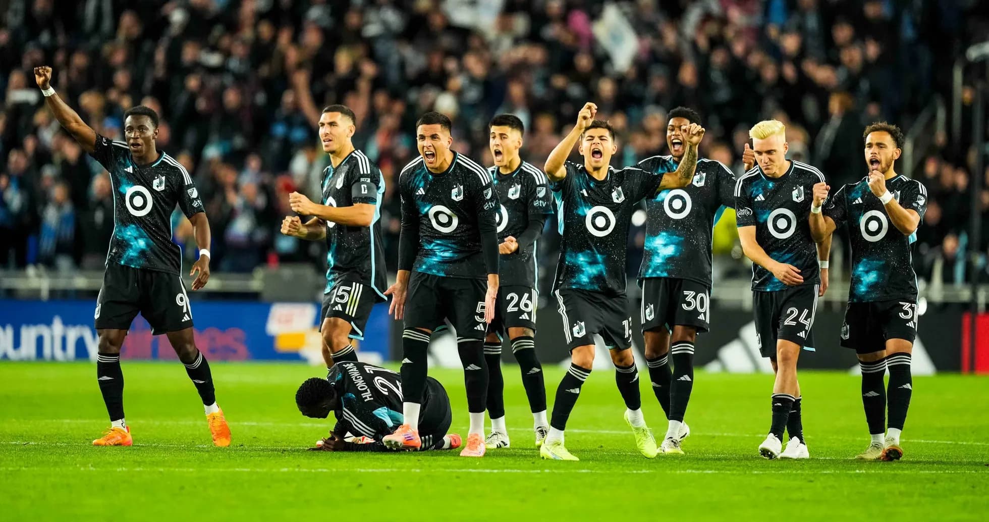 Jugadores de Minnesota United celebrando un gol Jugadores de Minnesota United celebrando un gol