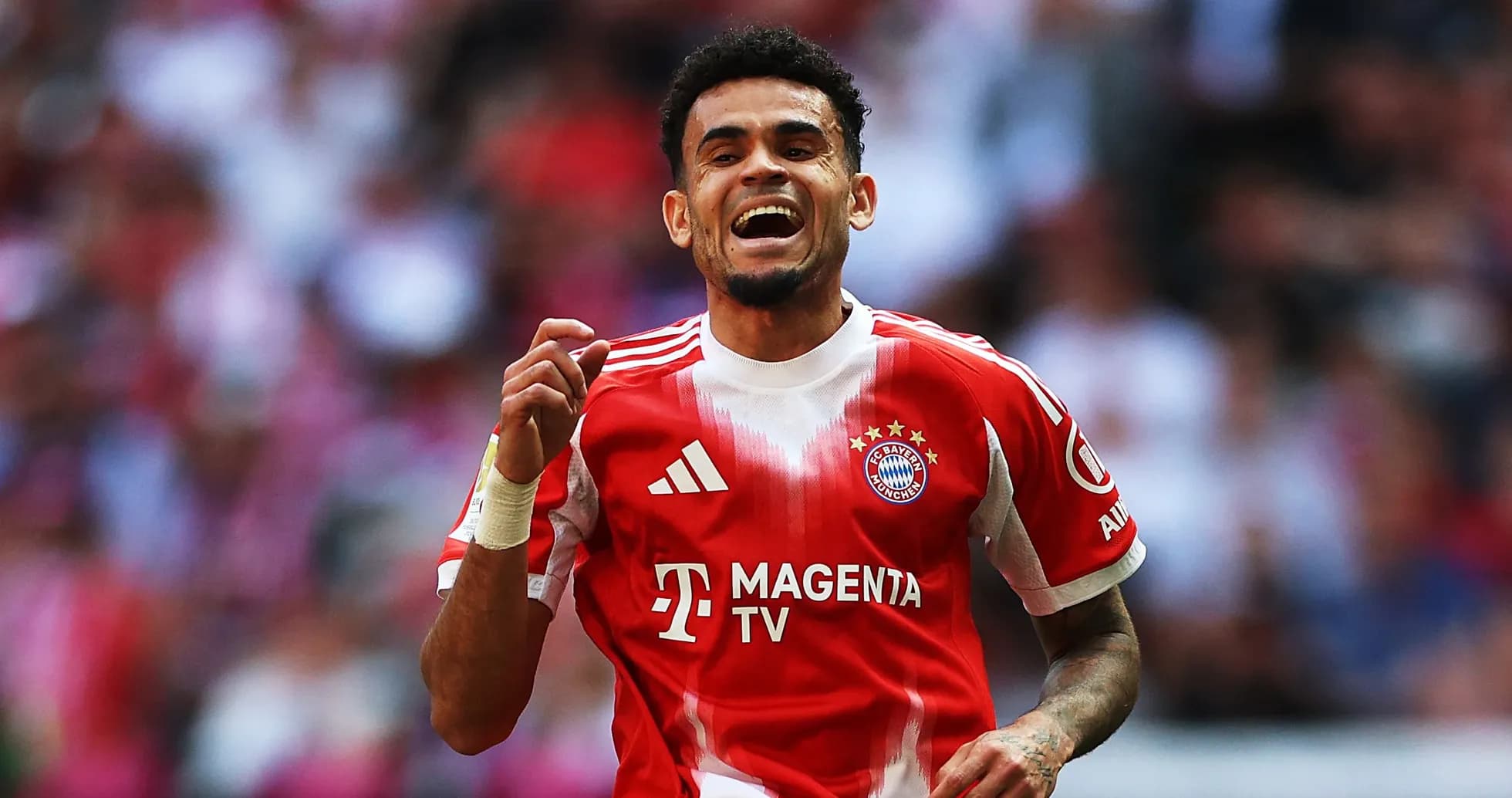 Jugador de Bayern Múnich celebrando un gol Jugador de Bayern Múnich celebrando un gol