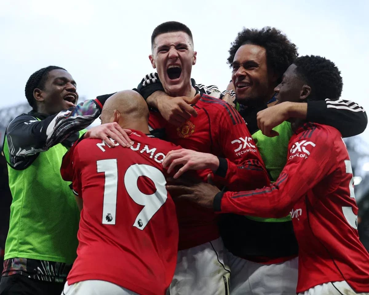 Jugadores del Manchester United celebrando un gol Jugadores del Manchester United celebrando un gol