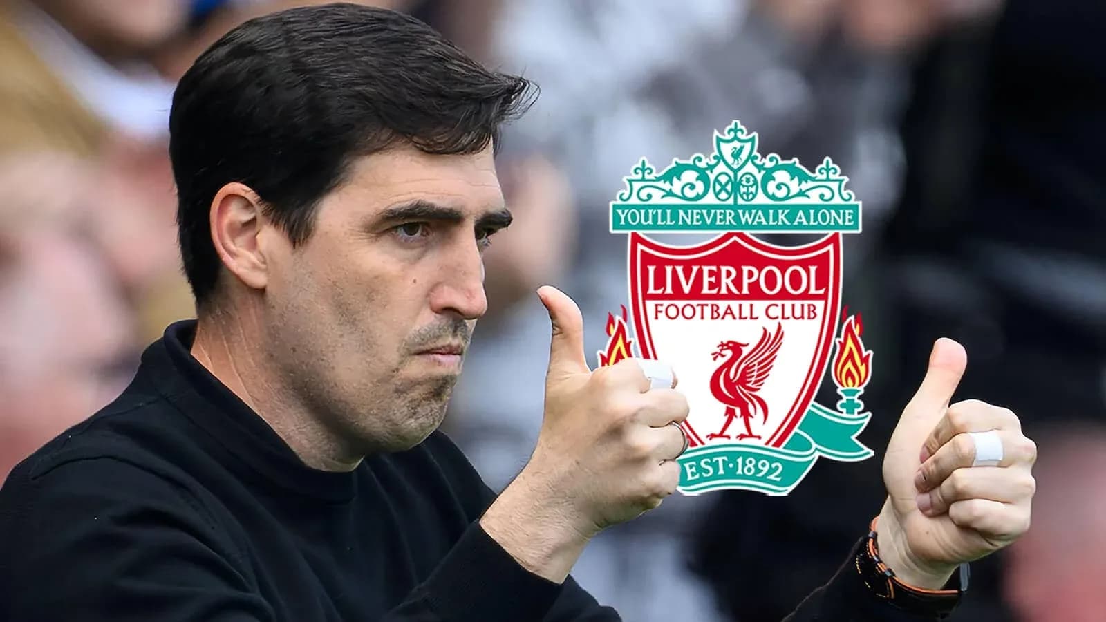 Entrenador de Liverpool mostrando pulgar hacia arriba Entrenador de Liverpool mostrando pulgar hacia arriba