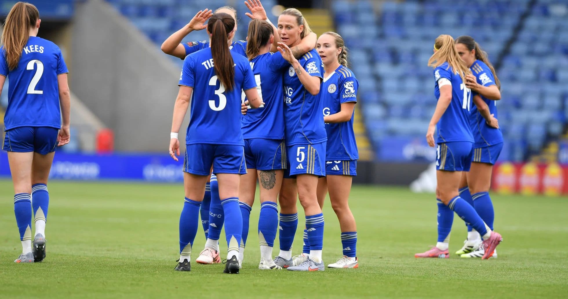 Jugadoras de Leicester City celebrando un gol Jugadoras de Leicester City celebrando un gol