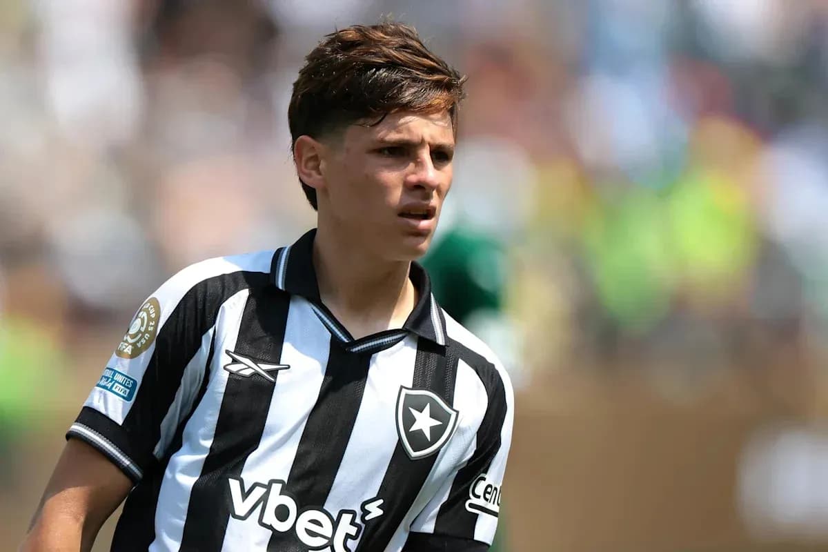 Jugador de Botafogo en el campo durante un partido Jugador de Botafogo en el campo durante un partido