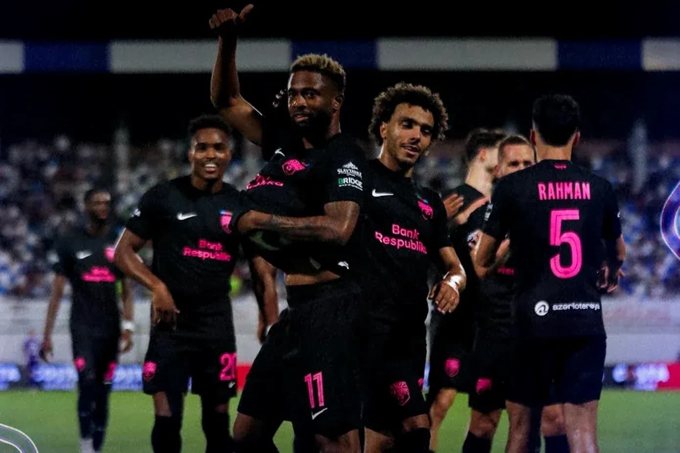Jugadores de Sabah FA celebrando un gol Jugadores de Sabah FA celebrando un gol