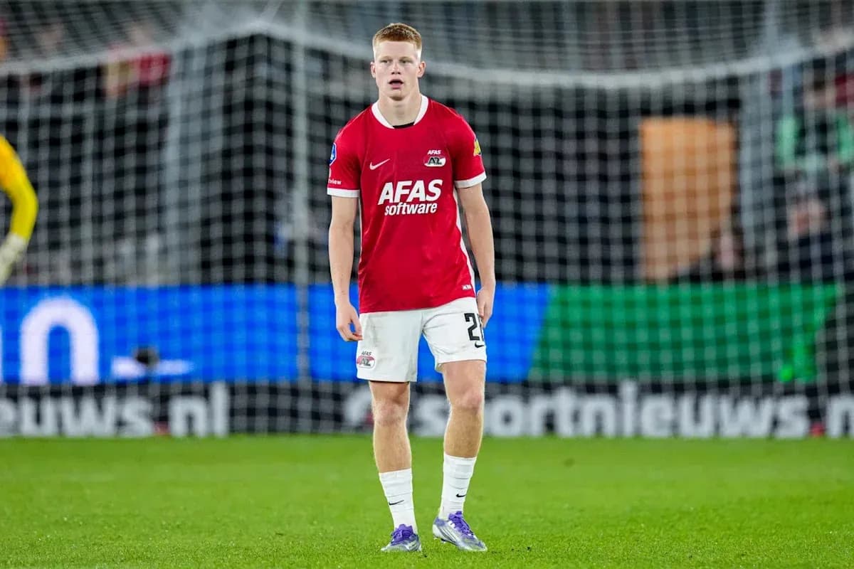 Jugador de AZ Alkmaar en el campo durante el partido Jugador de AZ Alkmaar en el campo durante el partido