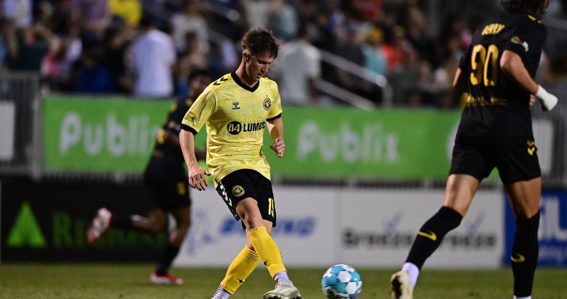 Jugador del Charleston Battery en acción Jugador del Charleston Battery en acción