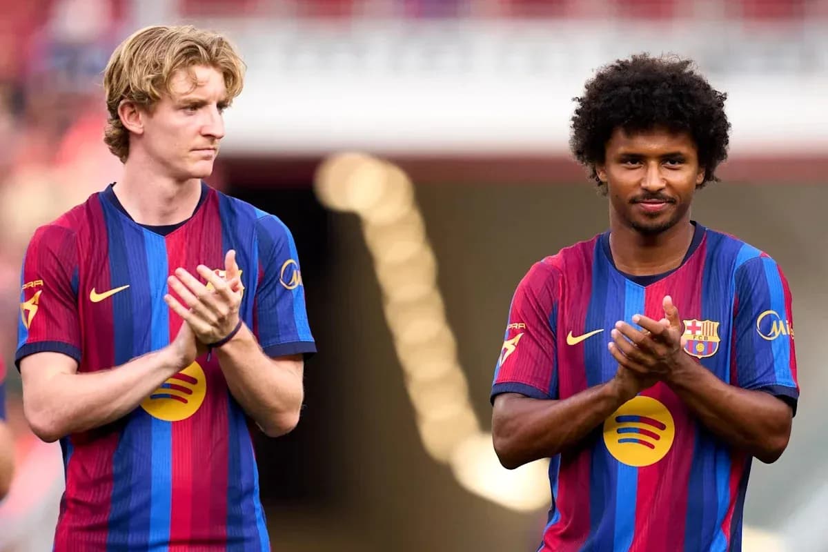 Jugadores de Barcelona aplaudiendo en el campo Jugadores de Barcelona aplaudiendo en el campo