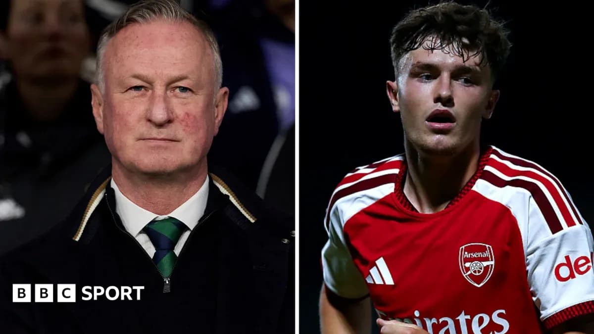 Entrenador y jugador de Arsenal en acción Entrenador y jugador de Arsenal en acción