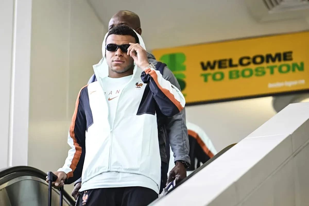 Jugador llegando a Boston con gafas de sol Jugador llegando a Boston con gafas de sol