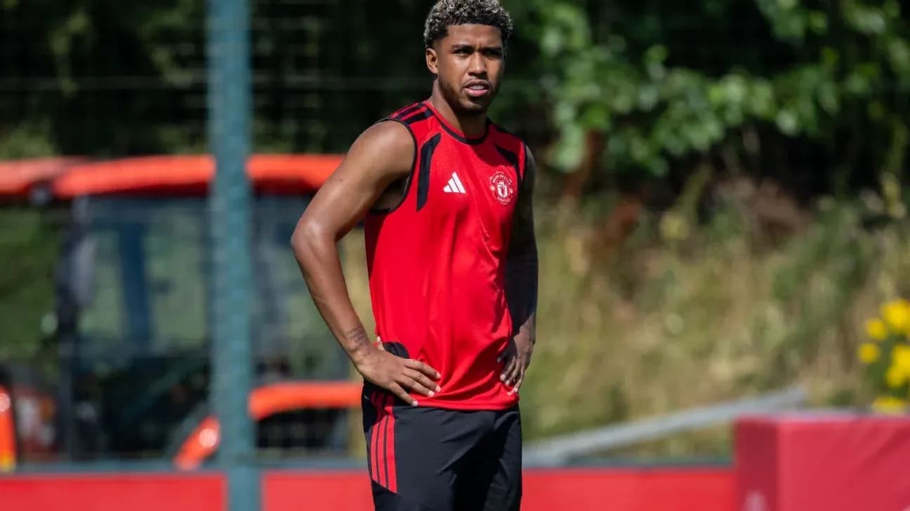 Jugador de Manchester United en sesión de entrenamiento Jugador de Manchester United en sesión de entrenamiento
