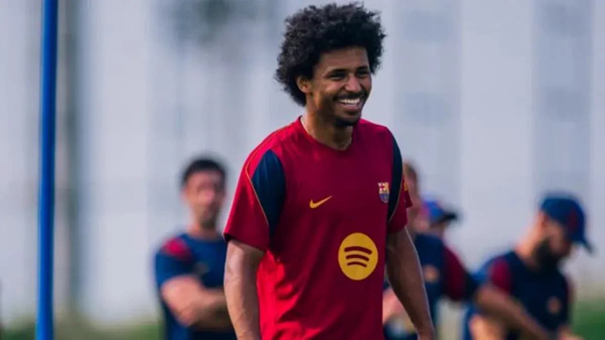 Jugador sonriente durante el entrenamiento del Barcelona Jugador sonriente durante el entrenamiento del Barcelona