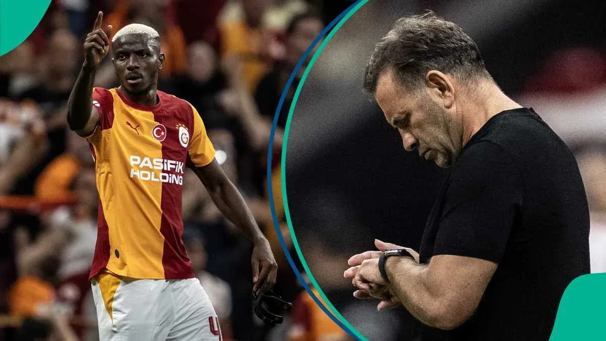 Jugador de Galatasaray señalando durante el partido Jugador de Galatasaray señalando durante el partido