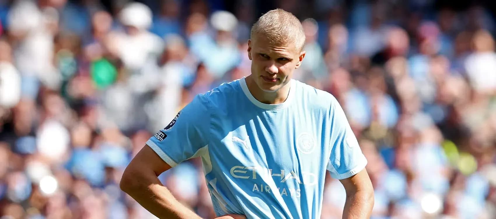 Jugador de Manchester City en el campo durante el partido Jugador de Manchester City en el campo durante el partido