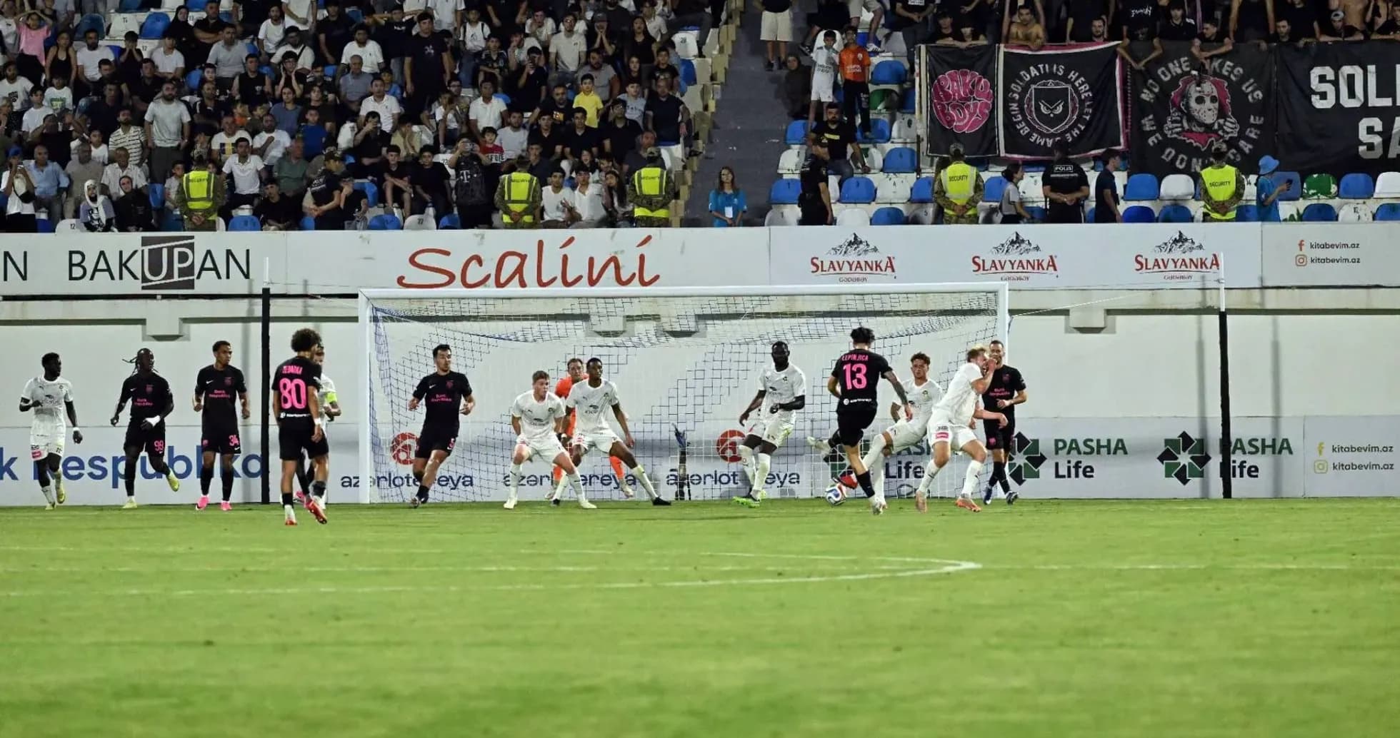 Partido de fútbol KuPS contra Sabah FA Partido de fútbol KuPS contra Sabah FA
