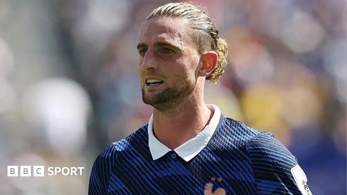 Jugador de Francia en el campo durante el partido Jugador de Francia en el campo durante el partido