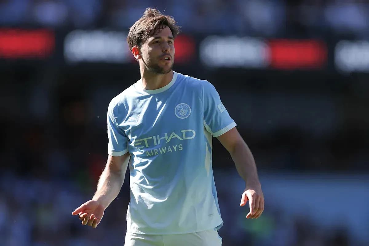 Jugador de Manchester City en el campo durante el partido Jugador de Manchester City en el campo durante el partido