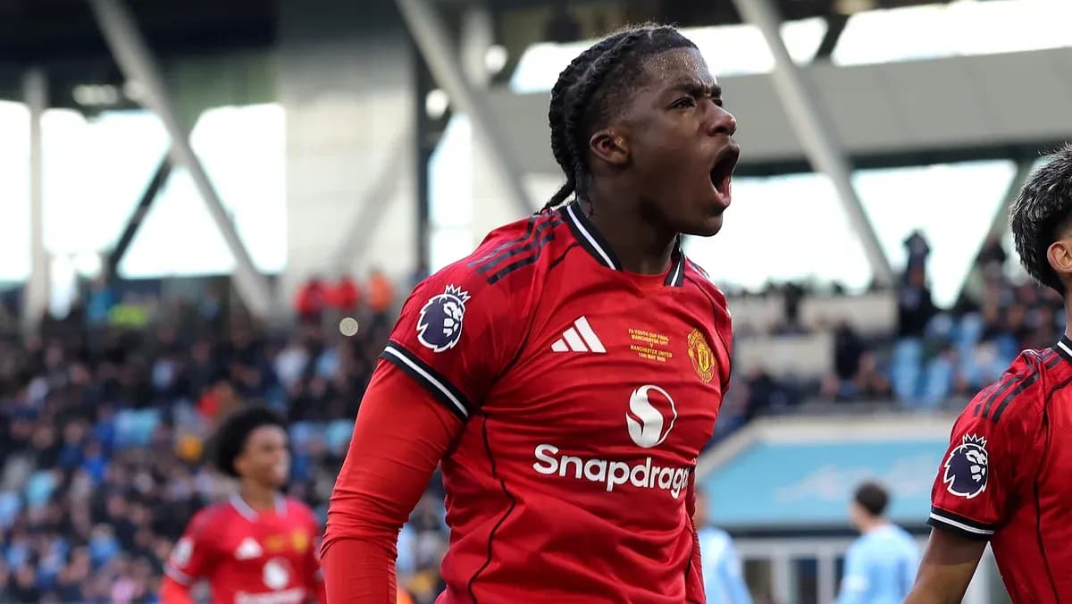 Jugador de Manchester United celebrando un gol Jugador de Manchester United celebrando un gol