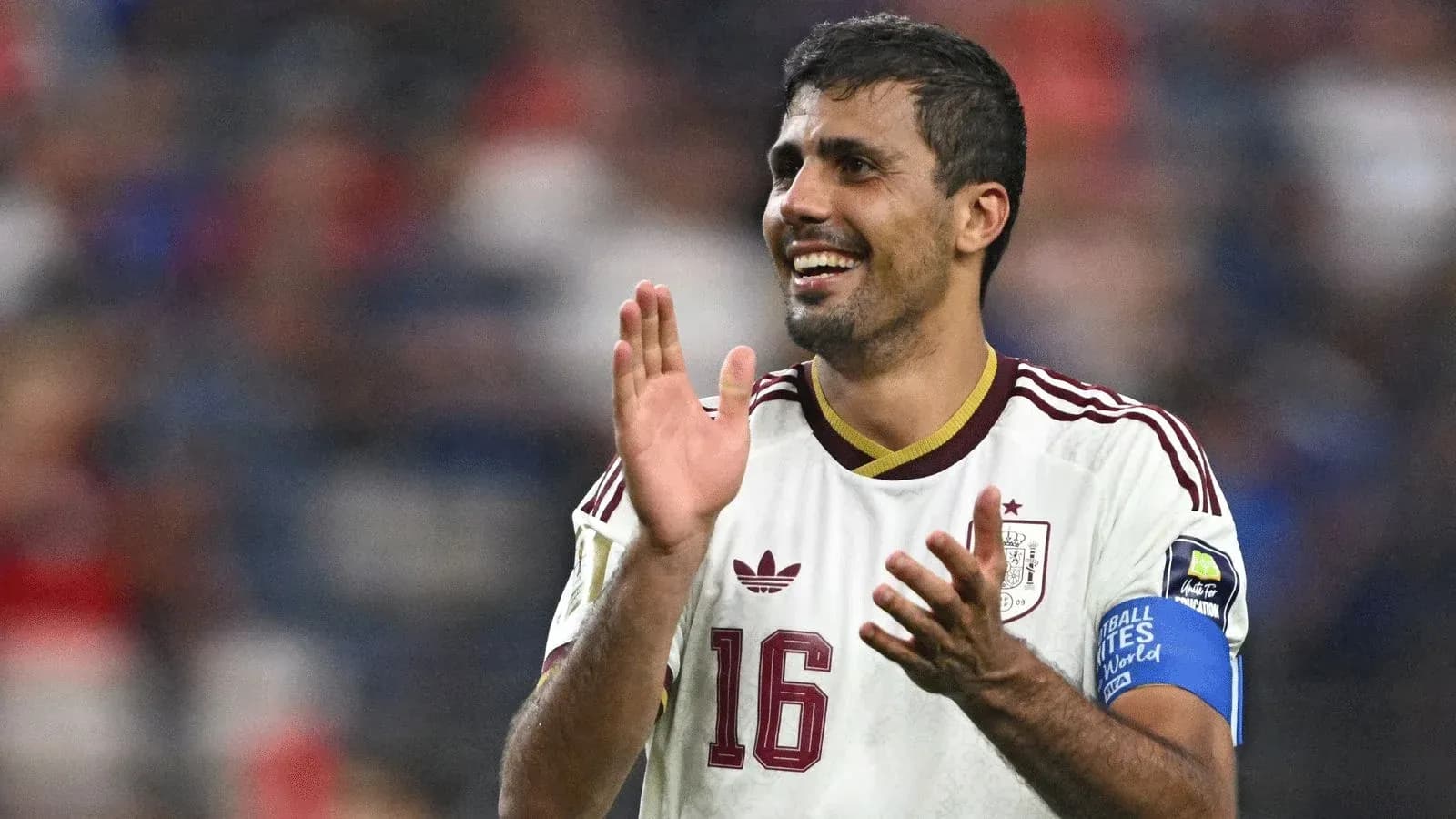 Jugador de España aplaudiendo durante el partido Jugador de España aplaudiendo durante el partido