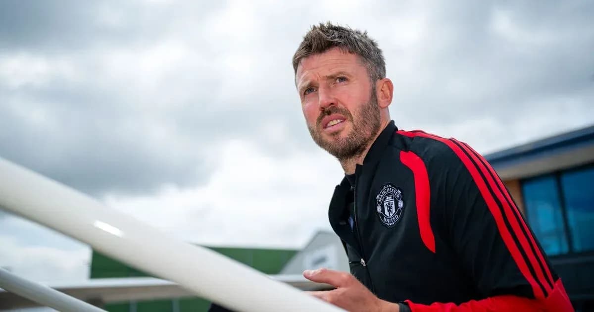 Entrenador de Manchester United en entrenamiento al aire libre Entrenador de Manchester United en entrenamiento al aire libre