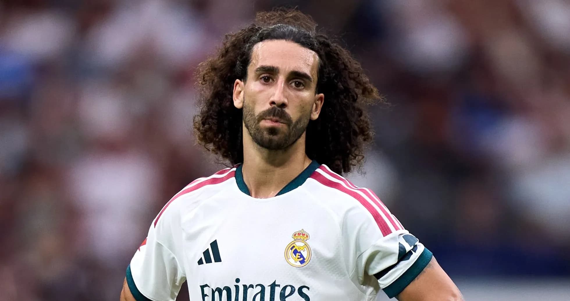 Jugador de Real Madrid en el campo de juego Jugador de Real Madrid en el campo de juego