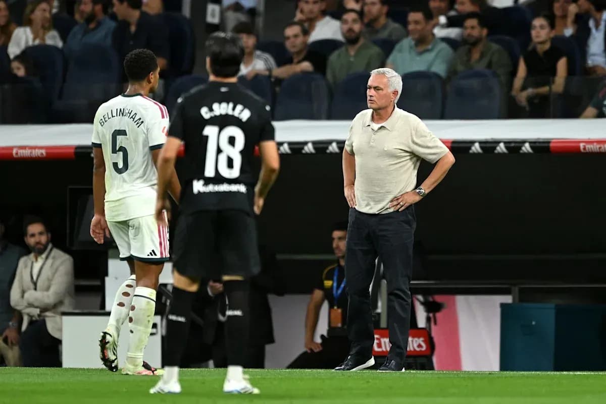 Bellingham and Soler on the pitch with Mourinho observing Bellingham and Soler on the pitch with Mourinho observing