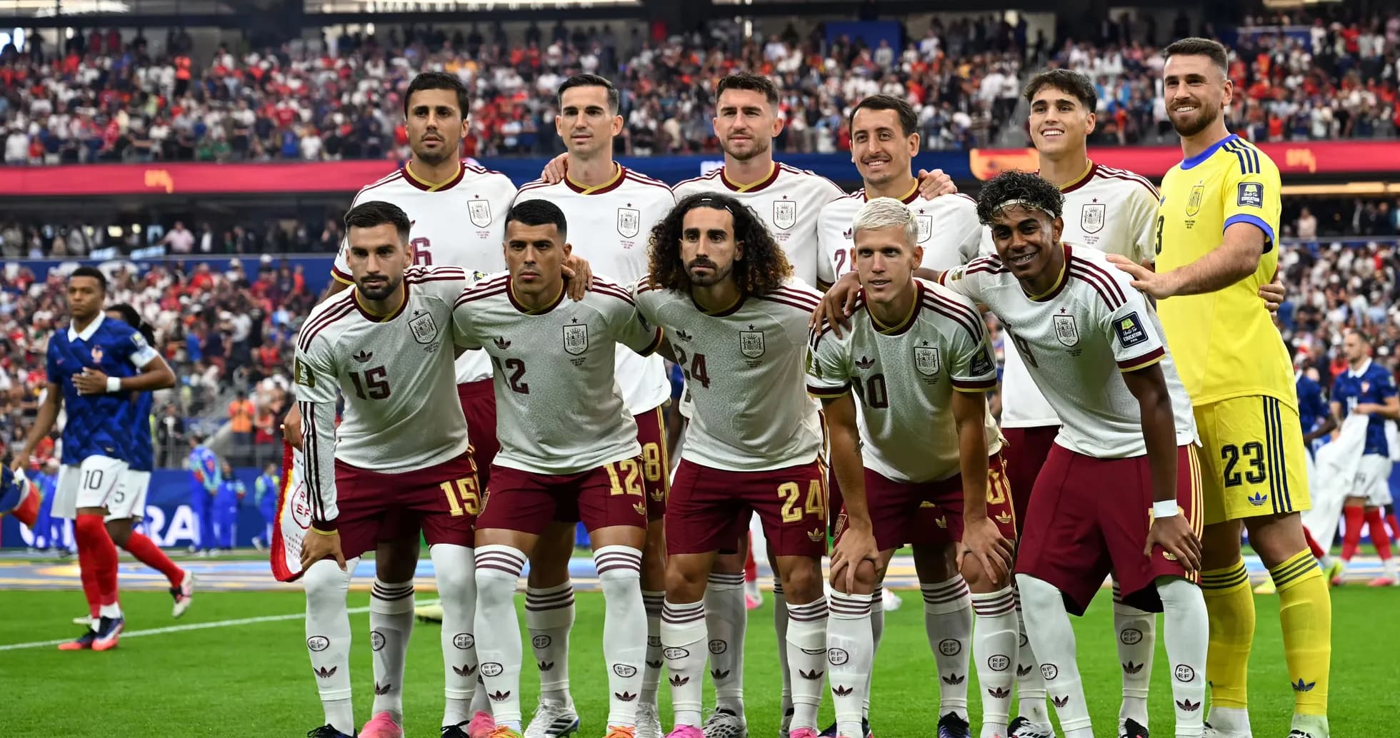 Equipo de España posando antes del partido Equipo de España posando antes del partido