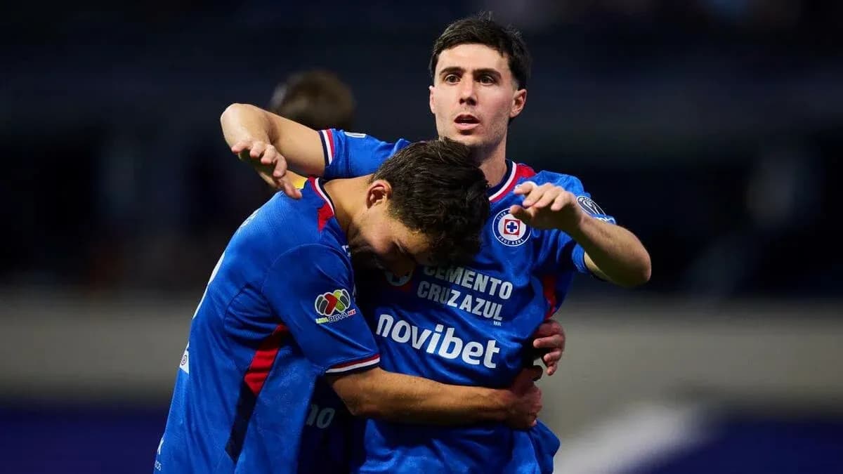 Jugadores de Cruz Azul celebrando un gol Jugadores de Cruz Azul celebrando un gol