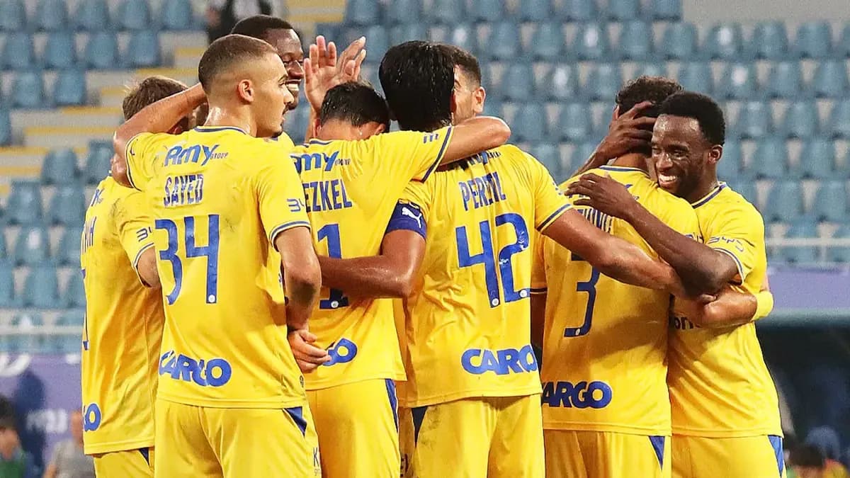 Jugadores de Maccabi Tel Aviv celebrando un gol Jugadores de Maccabi Tel Aviv celebrando un gol